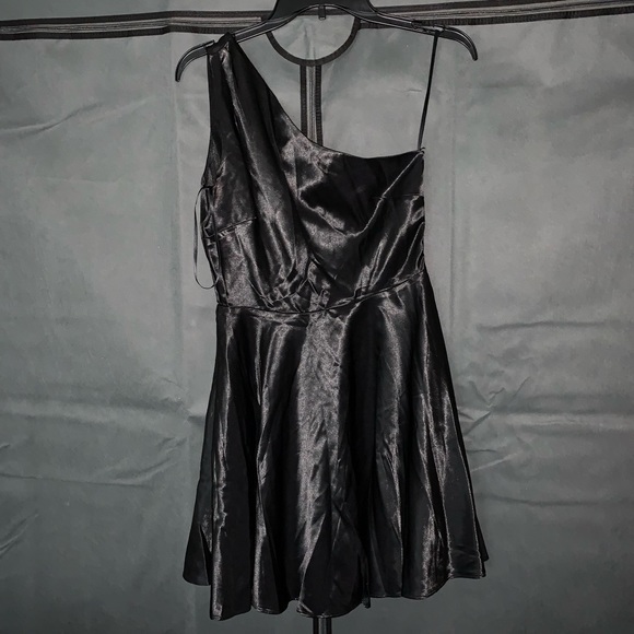 Lulus Dresses & Skirts - Dress